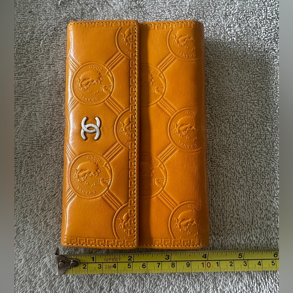 CHANEL Coco Chanel Mustard Monogrammed Bust & Logo Trifold Wallet - Picture 3 of 6